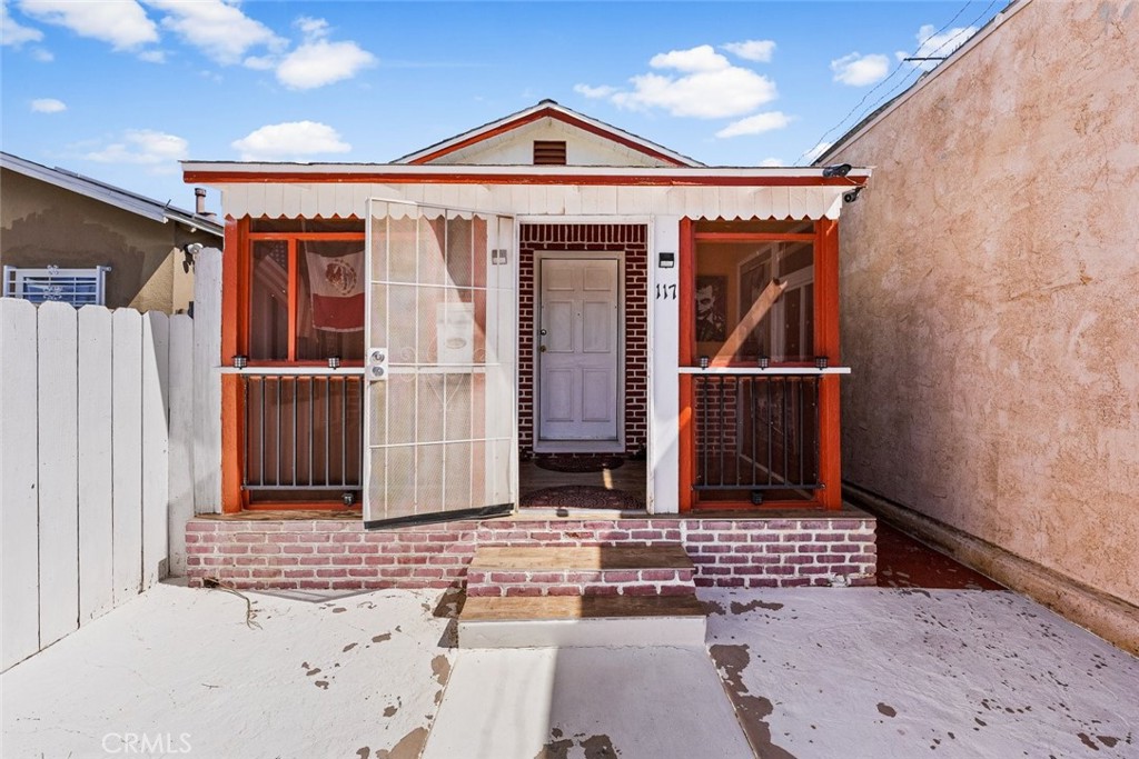 117 W Pillsbury Street Property Photo 3