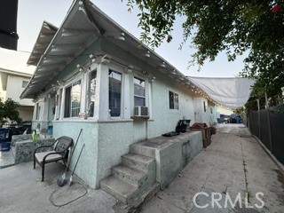 1457 W 25th Property Photo 6
