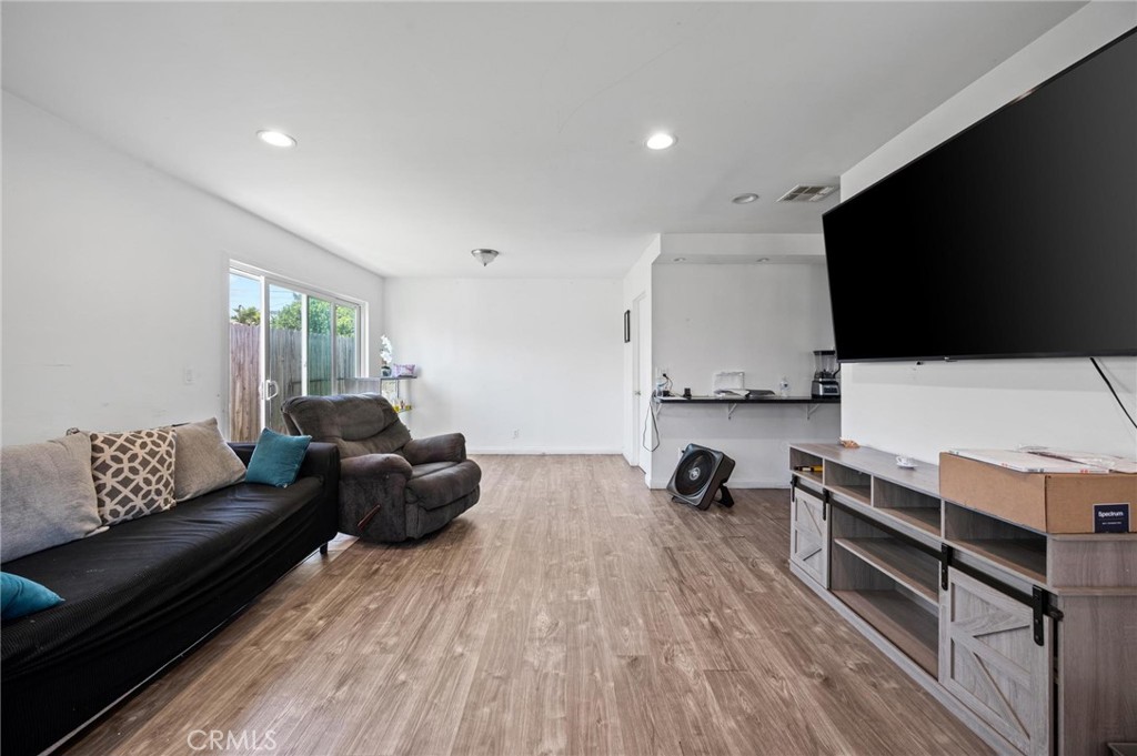 7723 Simpson Avenue Property Photo 3