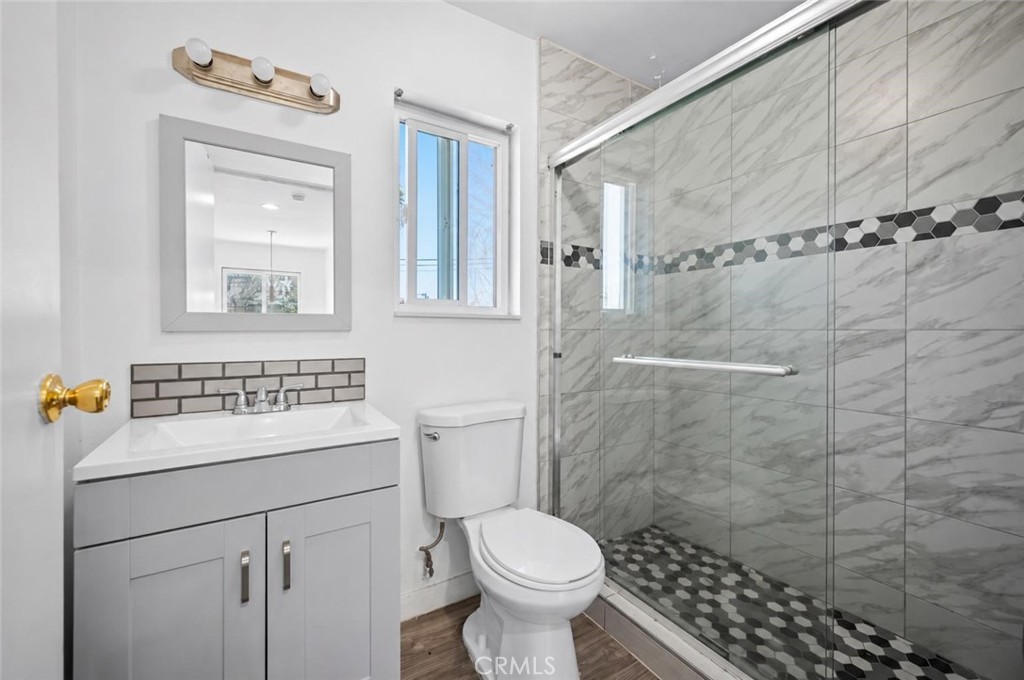 7723 Simpson Avenue Property Photo 8