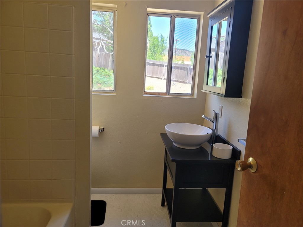 1004 Coldwater Property Photo 10