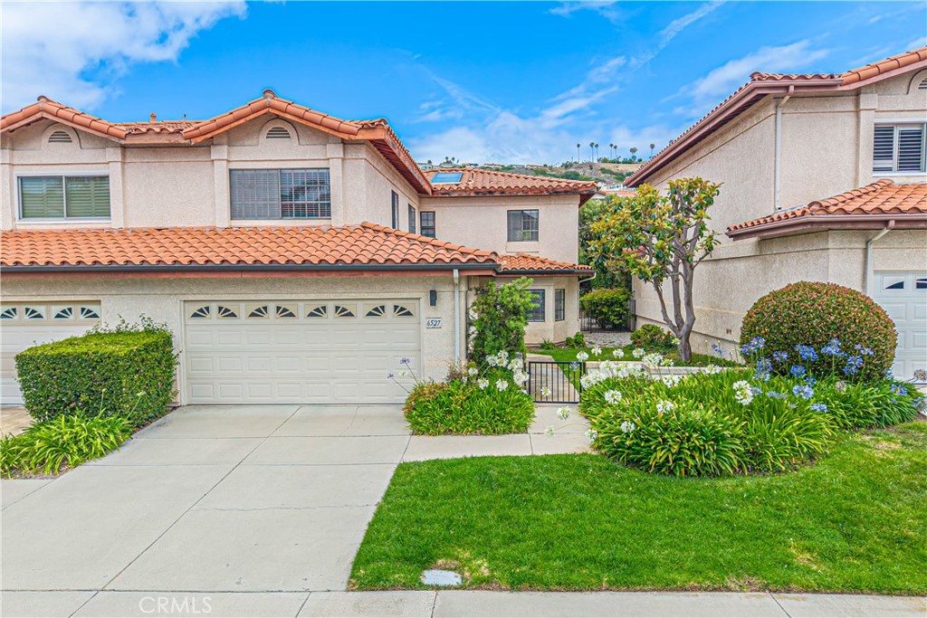 6527 Beachview Drive Property Photo 1