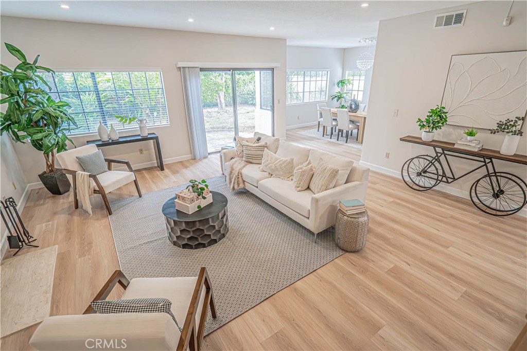 6527 Beachview Drive Property Photo 8