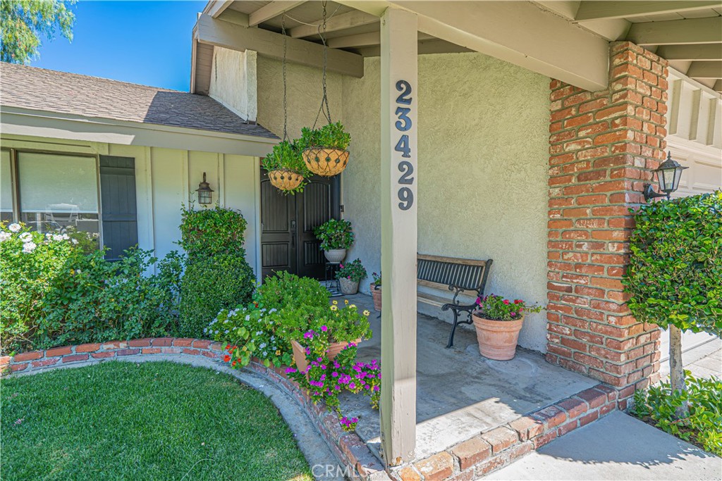 23429 Via Elisandra Property Photo 2
