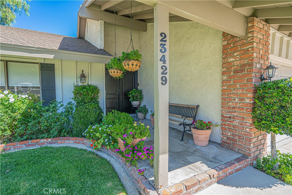 23429 Via Elisandra Property Photo 2