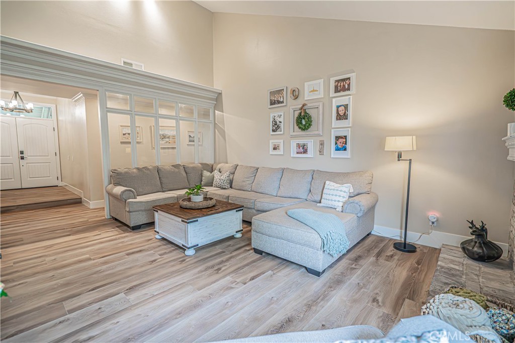 23429 Via Elisandra Property Photo 7