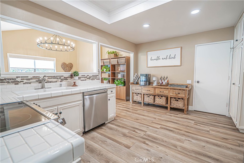 23429 Via Elisandra Property Photo 13