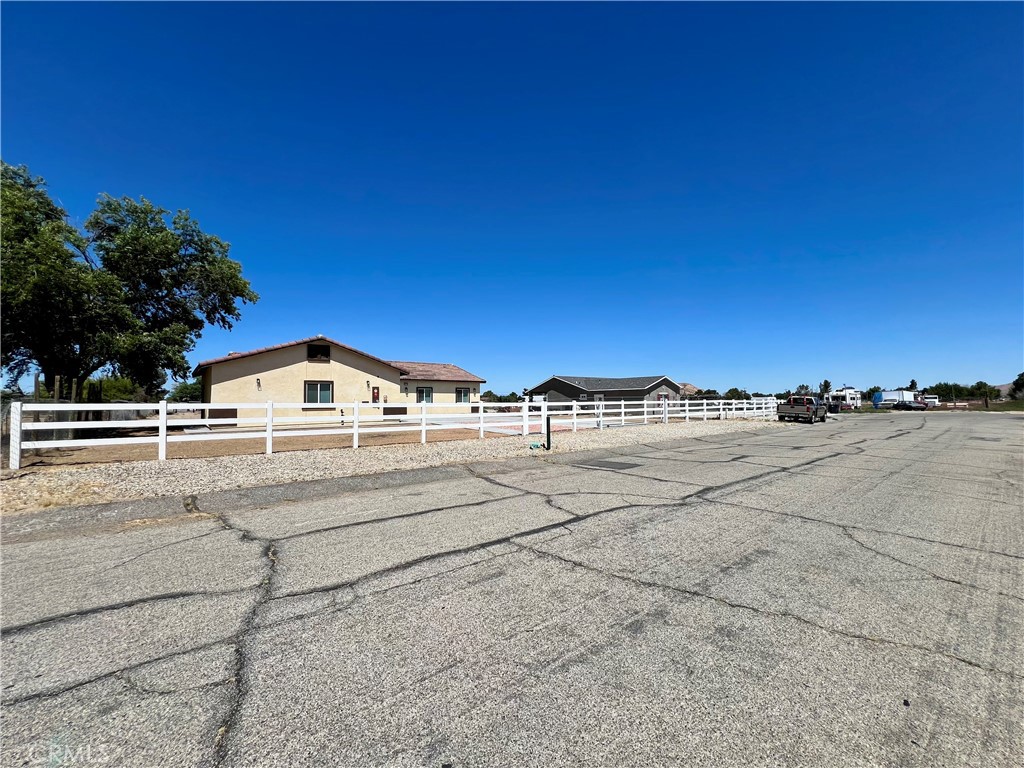 40719 171th Street Property Photo 2