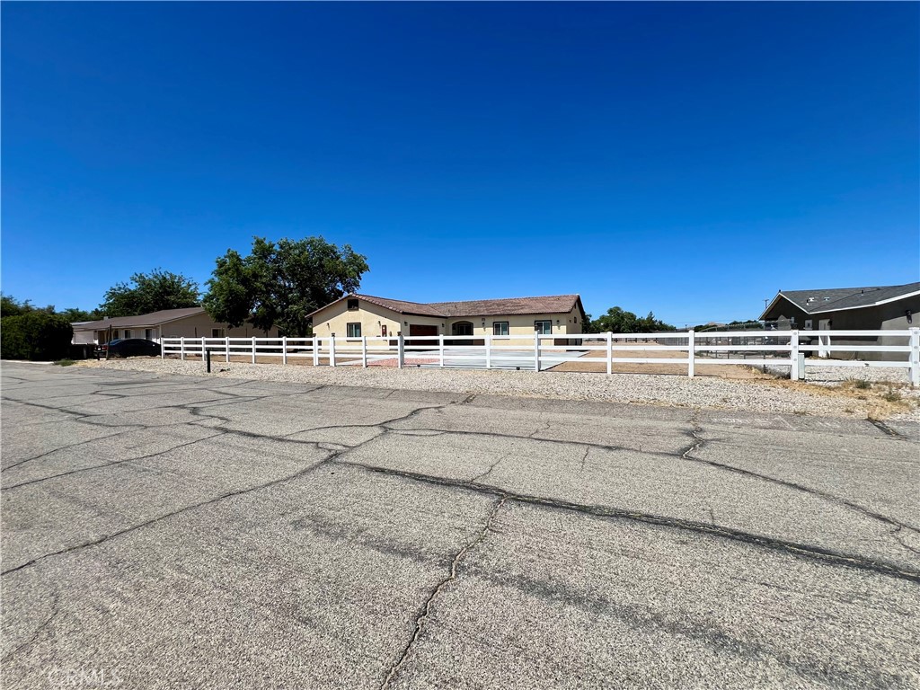 40719 171th Street Property Photo 3