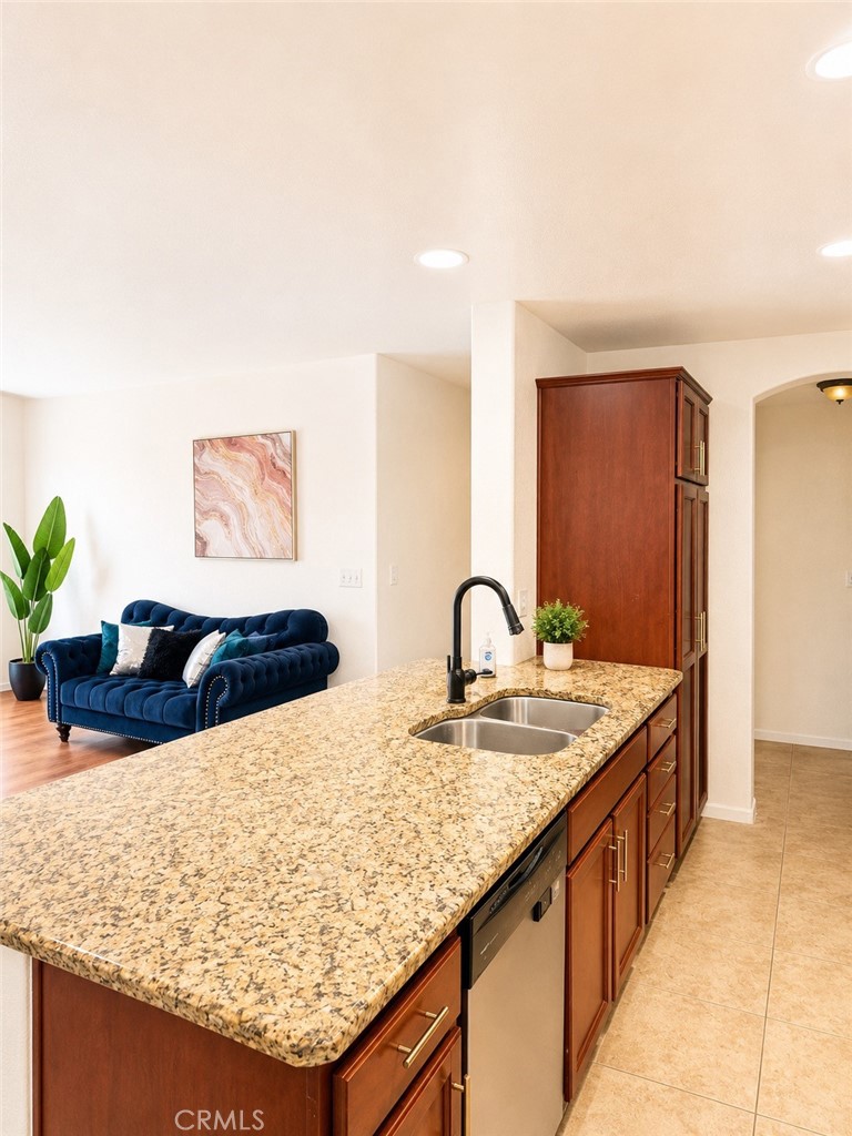 1020 S Farragut Property Photo 3