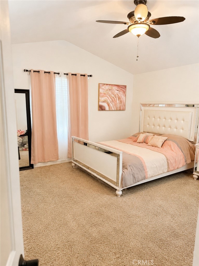 1020 S Farragut Property Photo 6