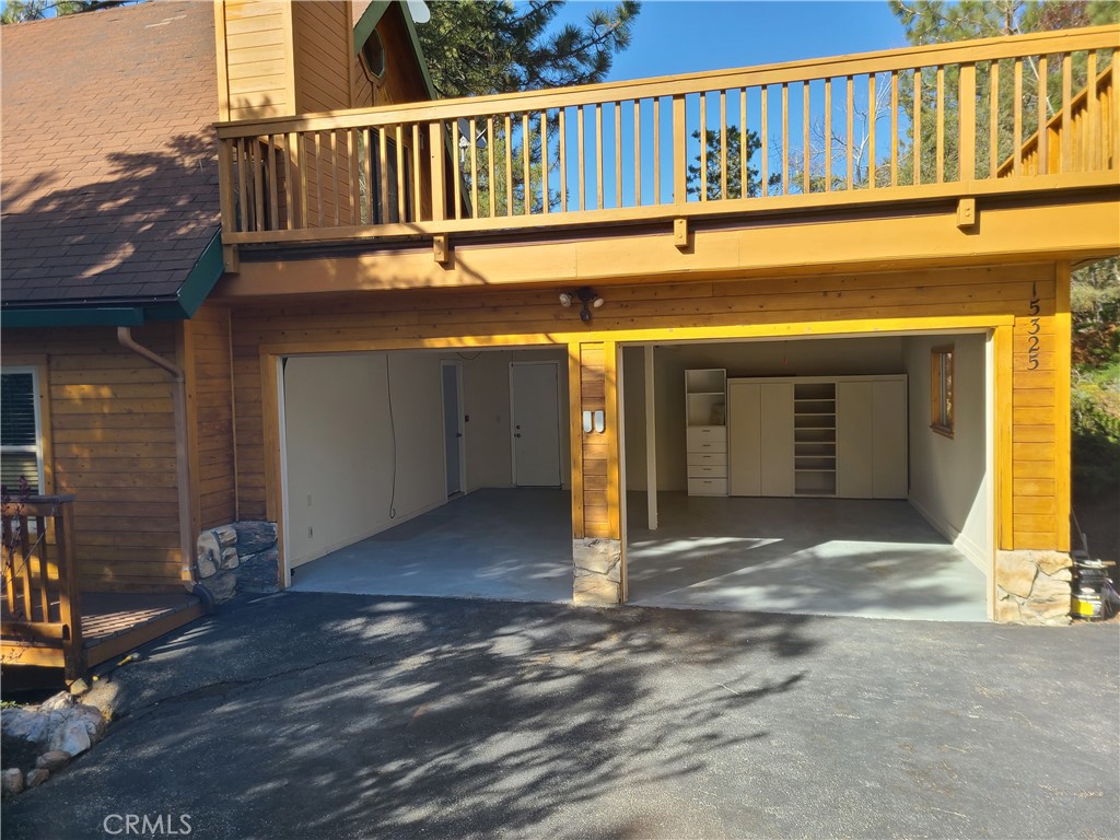 15325 Acacia Way Property Photo 5