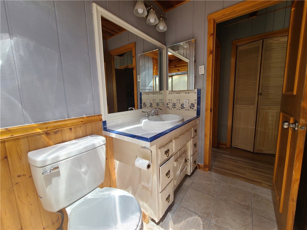 15325 Acacia Way Property Photo 9