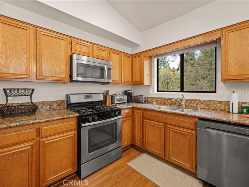 820 Villa Grove Property Photo 7