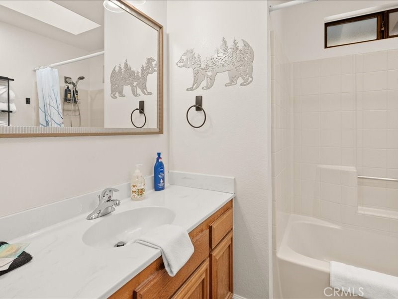820 Villa Grove Property Photo 10