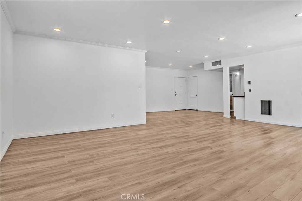 12955 Riverside Drive 102 Property Photo 6