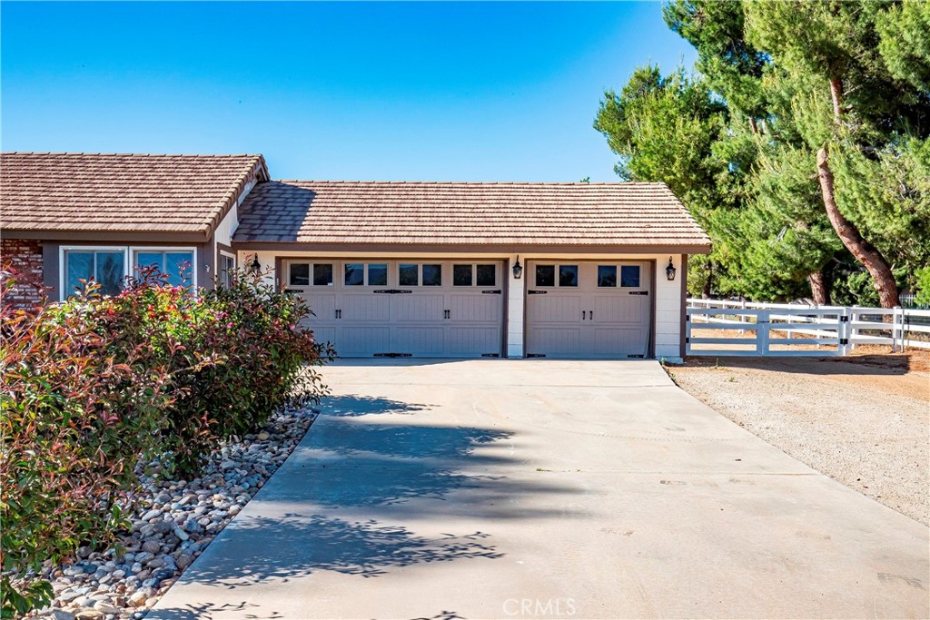 3621 Silver Spur Property Photo 7