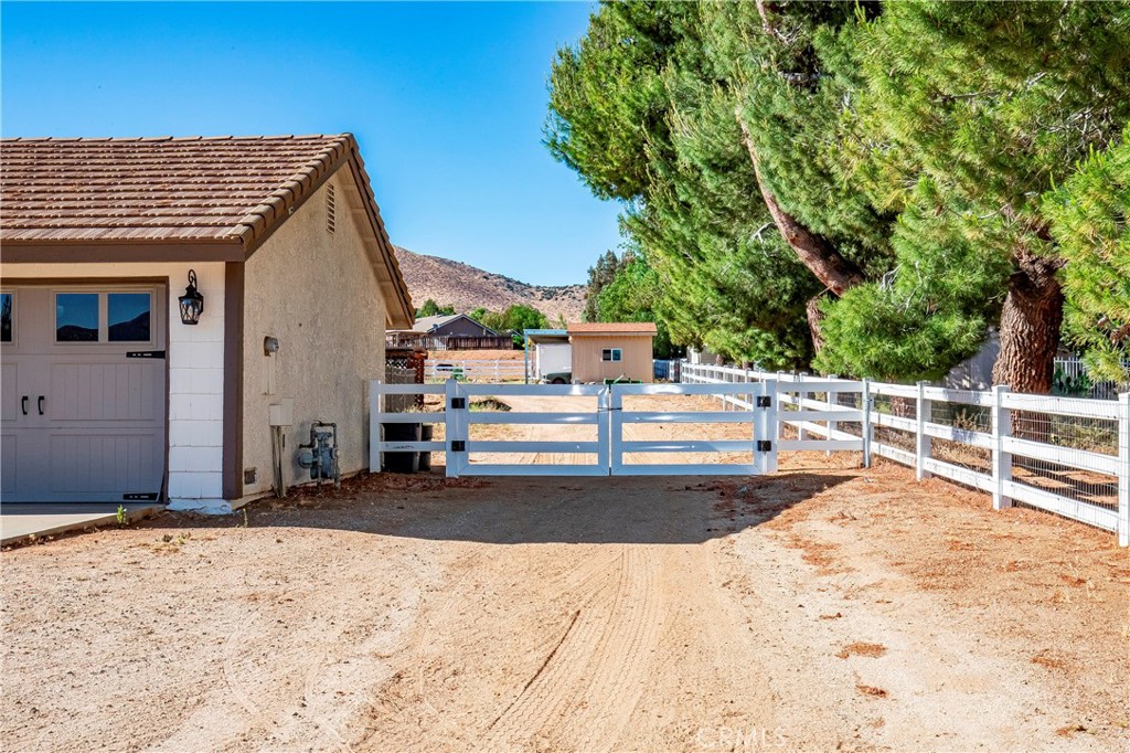 3621 Silver Spur Property Photo 8