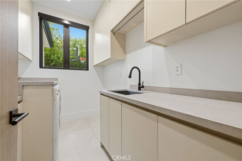5414 Genesta Property Photo 44