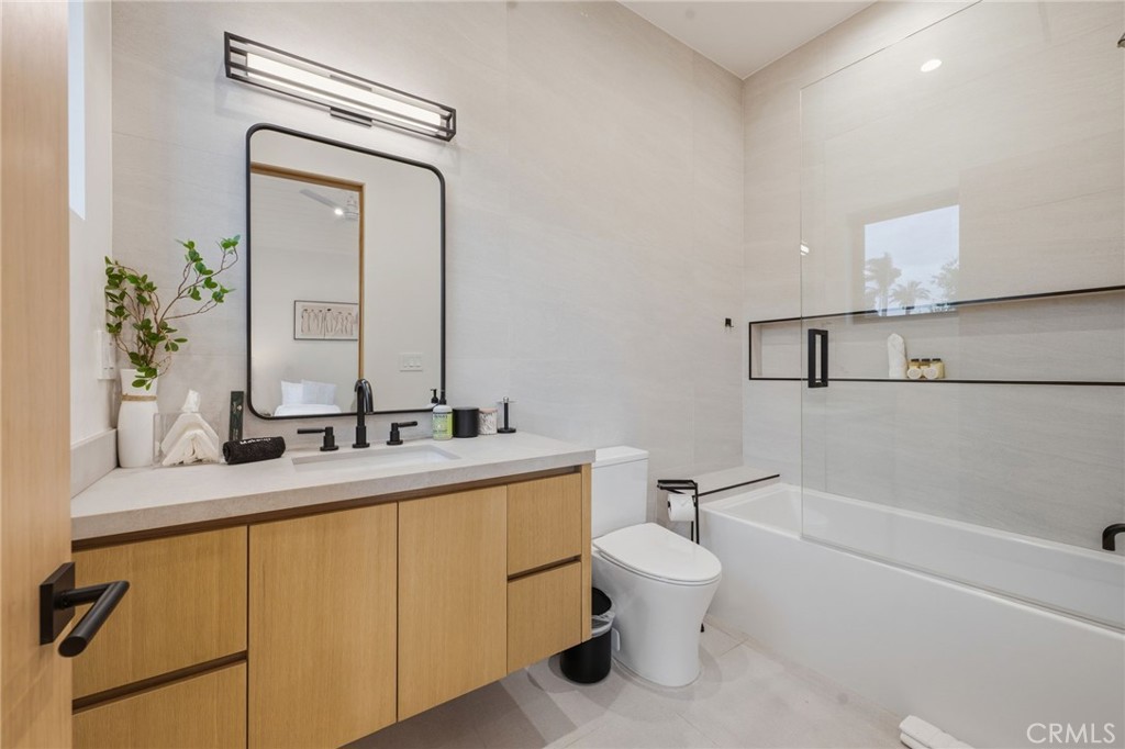 5414 Genesta Property Photo 46
