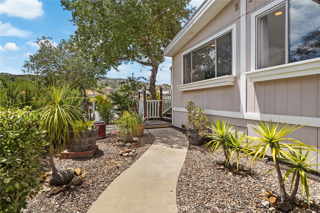 23777 Mulholland Hwy 203 Property Photo 3