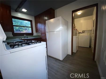 4845 1/2 Agnes Avenue Property Photo 7