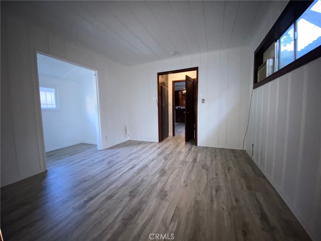 4845 1/2 Agnes Avenue Property Photo 11