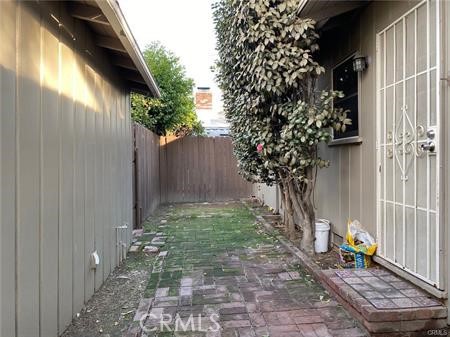 4845 1/2 Agnes Avenue Property Photo 14