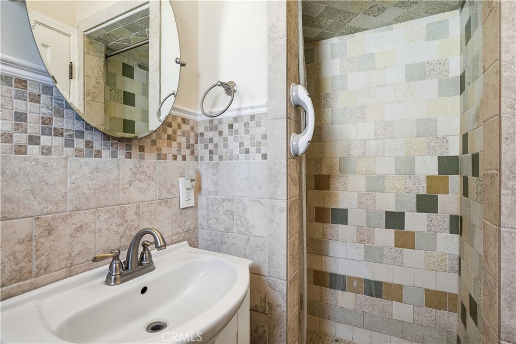 293 Jordan Property Photo 17