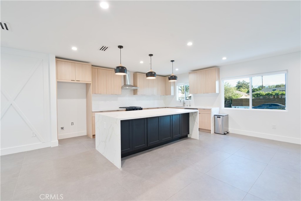 17406 Valerio Property Photo 3