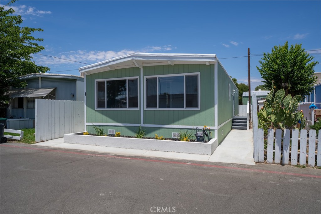 3157 E I Avenue E2 Property Photo 1