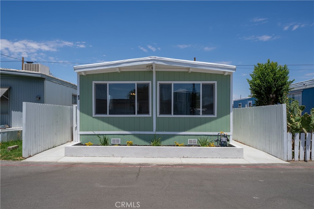 3157 E I Avenue E2 Property Photo 2