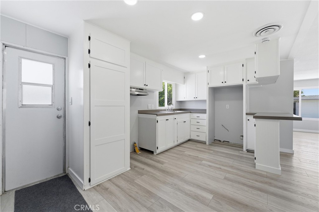 3157 E I Avenue E2 Property Photo 12