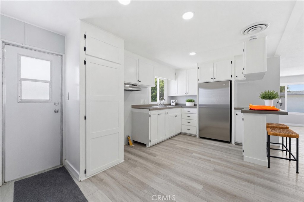 3157 E I Avenue E2 Property Photo 13
