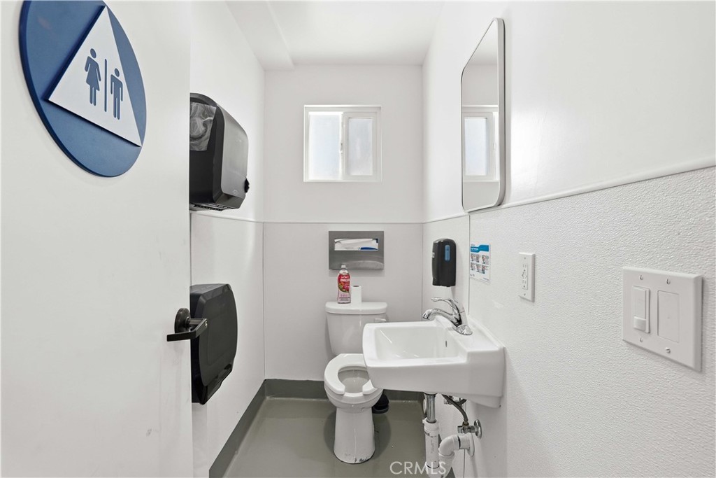 14071 Polk Street Property Photo 6