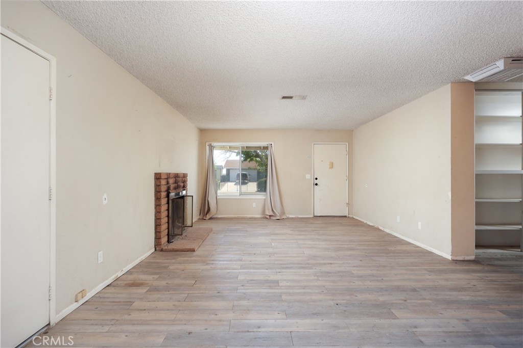 40991 179th E Property Photo 5