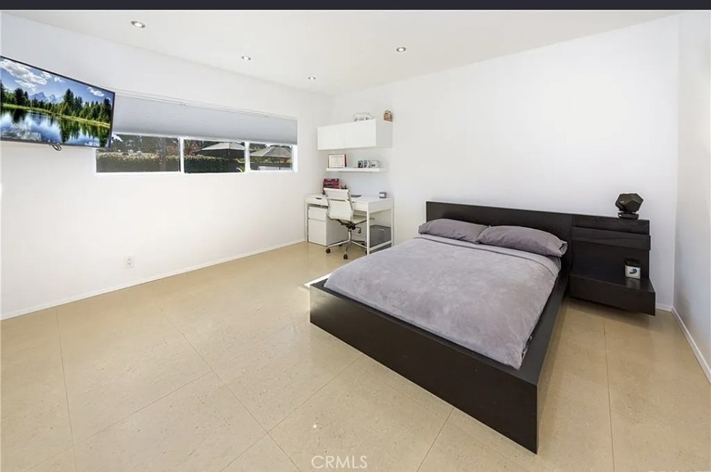 17548 Marilla Property Photo 8