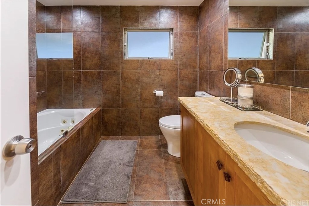 17548 Marilla Property Photo 11