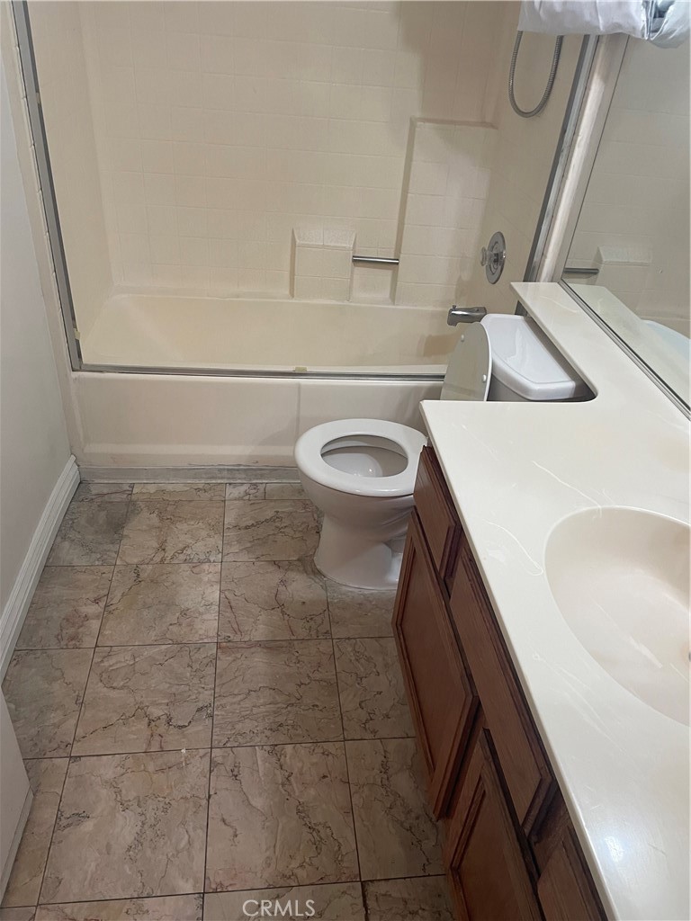 7547 Bellingham Property Photo 7