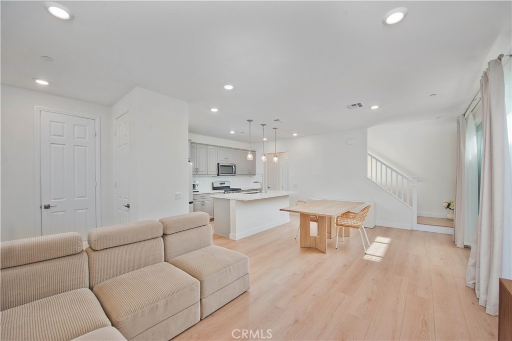 27022 Evening Sky Place Property Photo 8