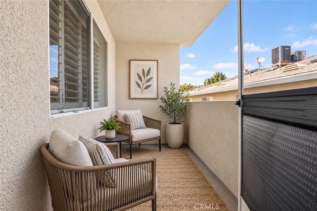 4501 Cedros Avenue 239 Property Photo 22