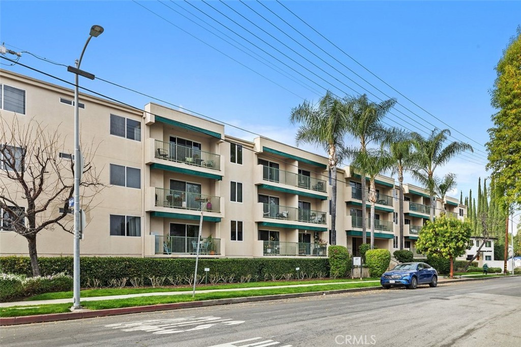 4501 Cedros Avenue 239 Property Photo 23