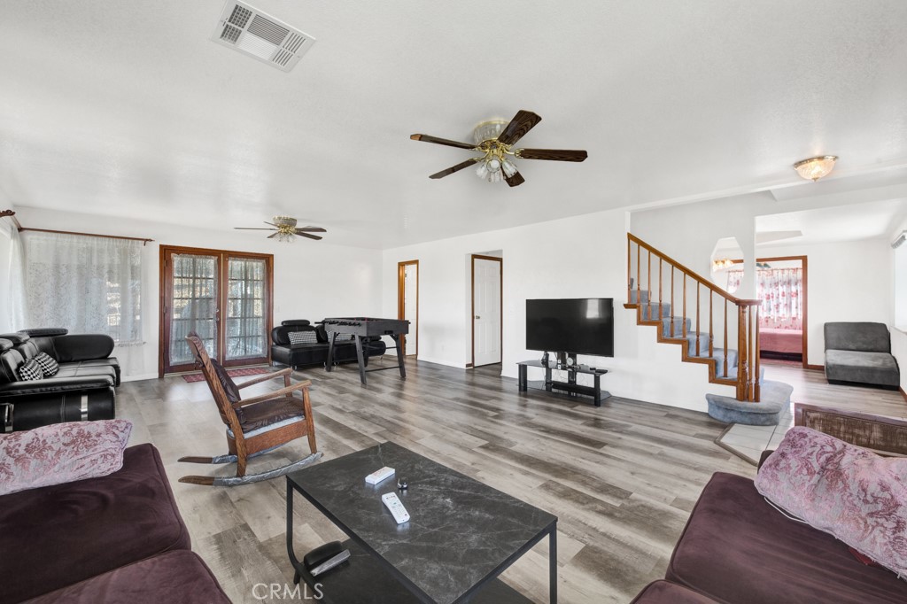 42804 Barnstead Drive Property Photo 5