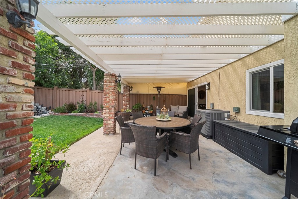 28347 Connie Court Property Photo 5
