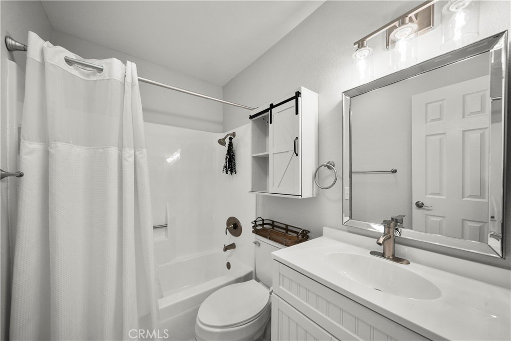 28347 Connie Court Property Photo 7