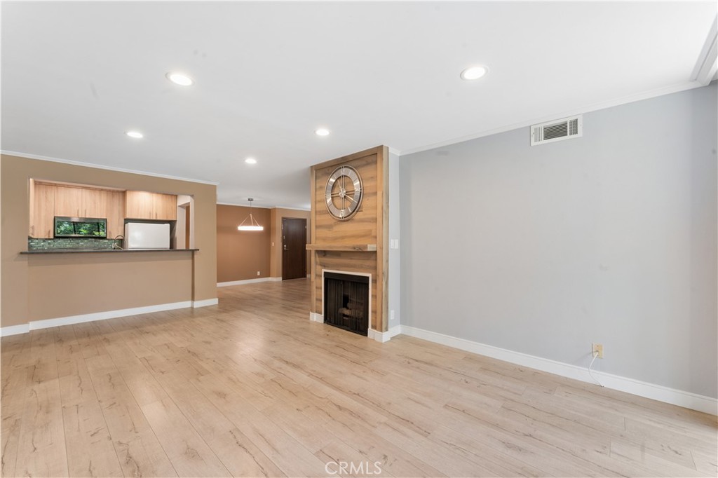 16866 Kingsbury 107 Property Photo 10