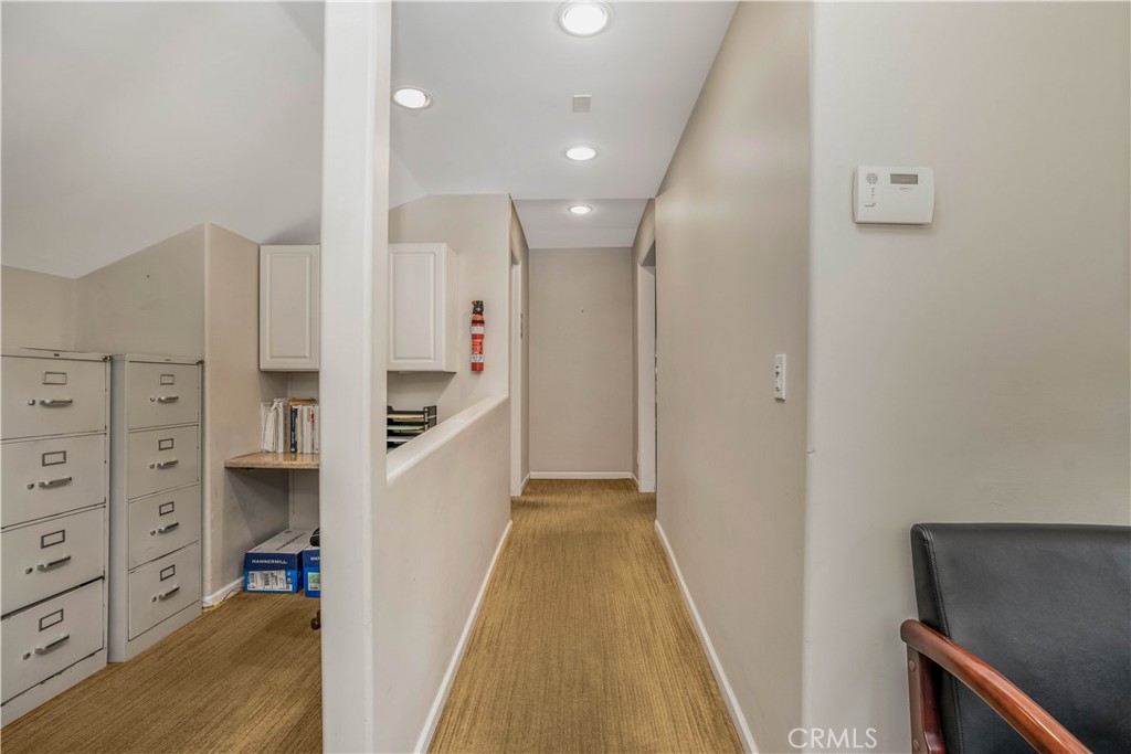 22151 Clarendon Street Property Photo 12