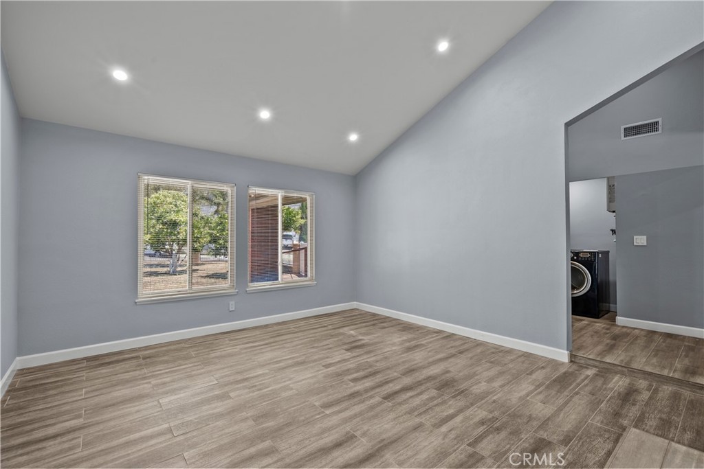 15559 Sorbonne Property Photo 9