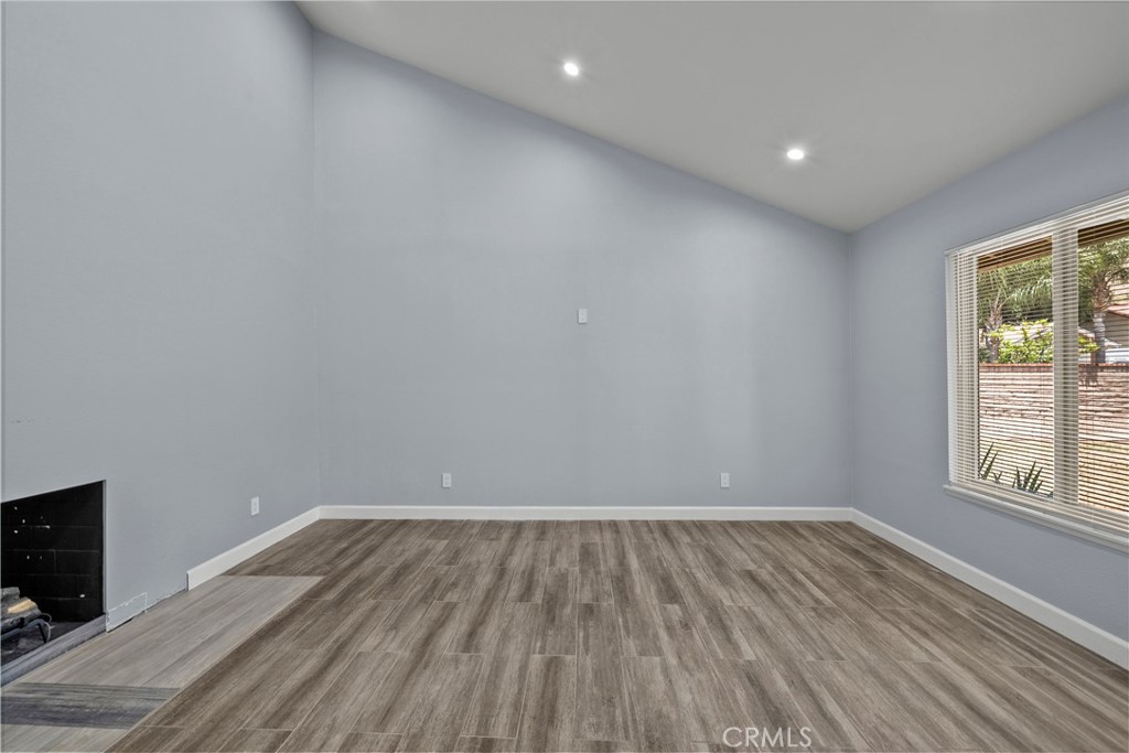 15559 Sorbonne Property Photo 10
