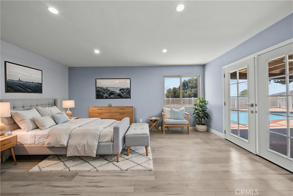 15559 Sorbonne Property Photo 11